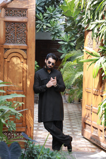 BLACK LINEN KURTA PAJAMA