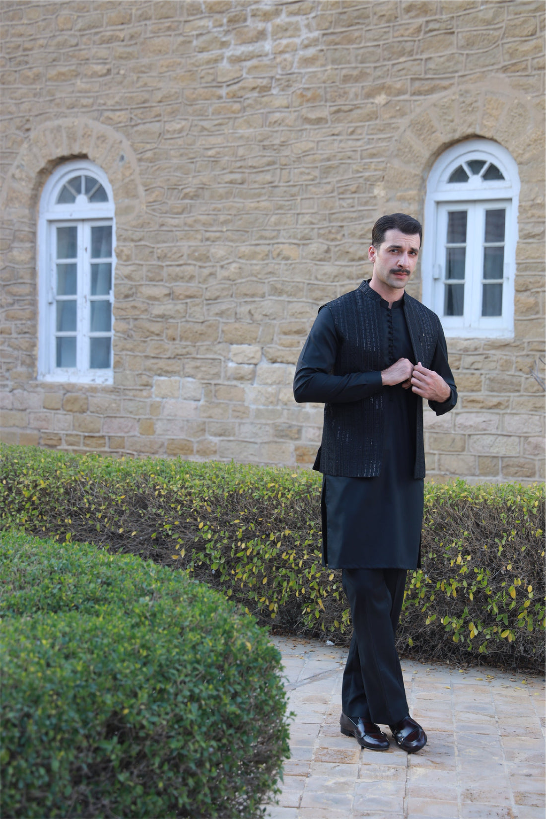 BLACK SEQUENCE WAIST COAT